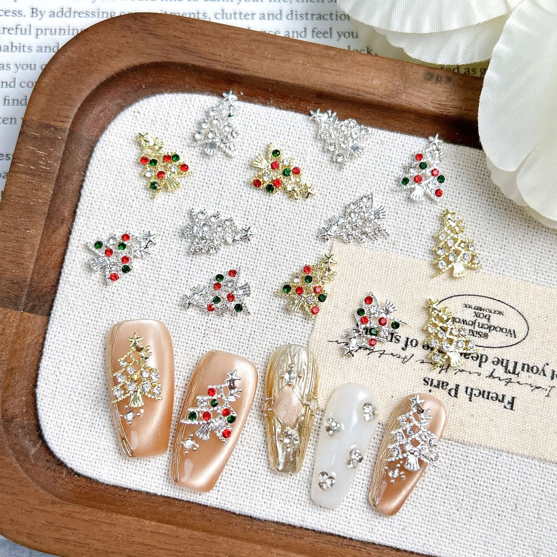 Luxury Nail Charms Color Keeping Gold Silver Christmas Charms Decoration